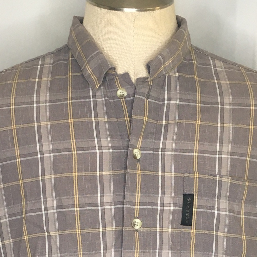 Columbia plaid short sleeve shirt medium